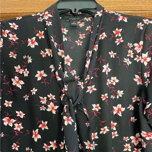 Women’s Ann Taylor Floral Long Sleeve Blouse, SMALL PETITE Like New!